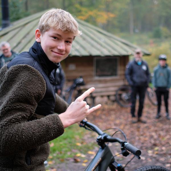Mountainbike håndtegn Skovhuggeren